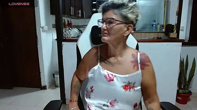 bety-cum2 online show from 25, 6, 2026