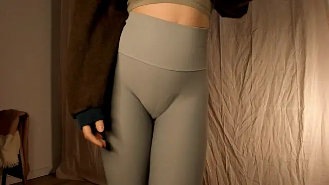 hee jeen online show from 21, 2, 2025