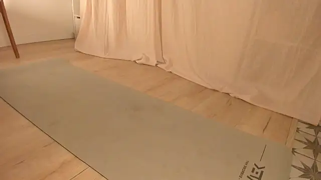 hee jeen online show from 7, 3, 2025