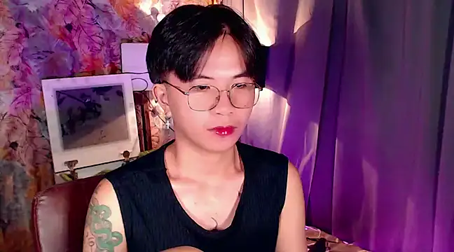 Sexy Handsome Drex online show from 4, 1, 2025