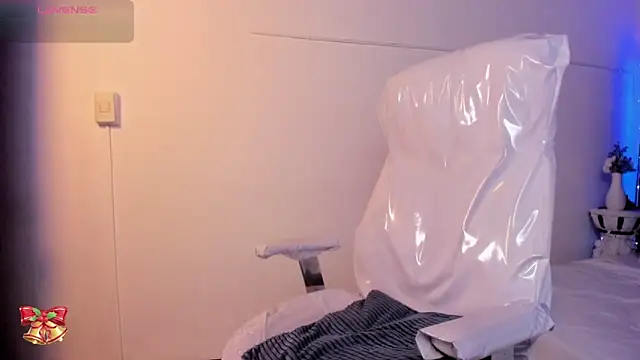 Snapshot of lauren_fit chatting on 19, 2, 2025 lauren fit online show from 19, 2, 2025