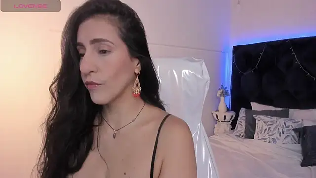 Snapshot of lauren_fit chatting on 27, 2, 2025 lauren fit online show from 27, 2, 2025