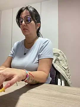 SWEETLILY18 online show from 28, 12, 2024