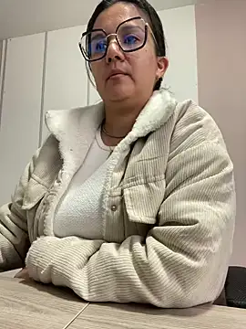 SWEETLILY18 online show from 2, 1, 2025