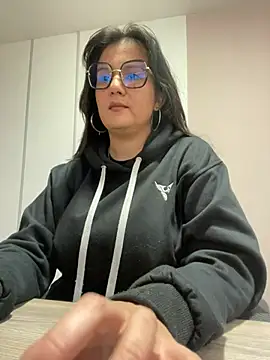 SWEETLILY18 online show from 25, 2, 2025