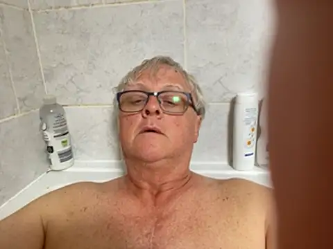 Snapshot of bigbadjon69 chatting on 5, 5, 2026 bigbadjon69 online show from 5, 5, 2026