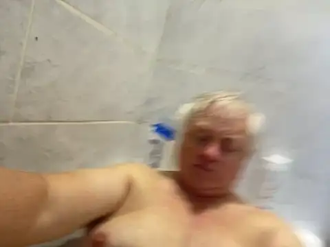 Snapshot of bigbadjon69 chatting on 18, 5, 2026 bigbadjon69 online show from 18, 5, 2026
