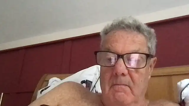 Snapshot of Oldpistolpete chatting on 19, 9, 2025 Oldpistolpete online show from 19, 9, 2025