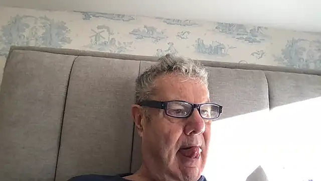 Snapshot of Oldpistolpete chatting on 10, 11, 2025 Oldpistolpete online show from 10, 11, 2025