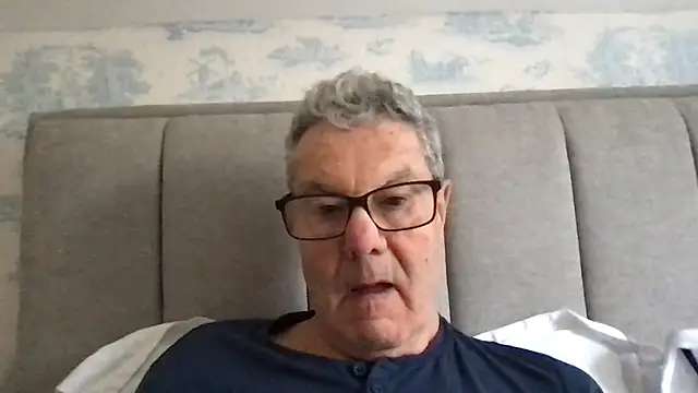 Snapshot of Oldpistolpete chatting on 11, 11, 2025 Oldpistolpete online show from 11, 11, 2025