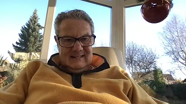 Snapshot of Oldpistolpete chatting on 25, 11, 2025 Oldpistolpete online show from 25, 11, 2025