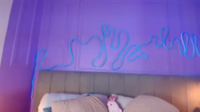 Sofly s online show from 21, 4, 2026