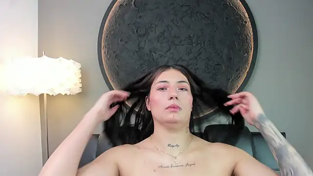 miss sharlotte18 online show from 25, 1, 2025