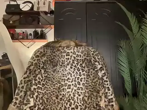 BigDominaMia online show from 11, 4, 2026