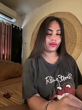 Snapshot of BigDominaMia chatting on 3, 5, 2026 BigDominaMia online show from 3, 5, 2026