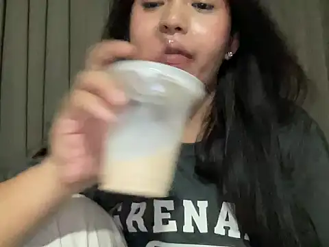 Snapshot of BigDominaMia chatting on 20, 5, 2026 BigDominaMia online show from 20, 5, 2026
