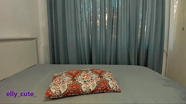 Snapshot of Elly_Cute chatting on 24, 9, 2025 Elly Cute online show from 24, 9, 2025