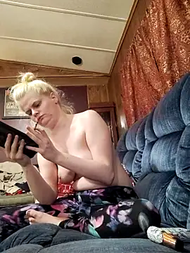 BadAssBitchMakayla online show from 5, 4, 2026