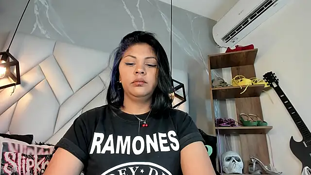 MirandaHaguen online show from 27, 1, 2025