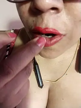 Snapshot of tharu_sweet chatting on 13, 9, 2025 tharu sweet online show from 13, 9, 2025