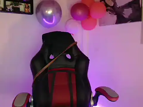 Chayla Ruiz online show from 2, 3, 2025