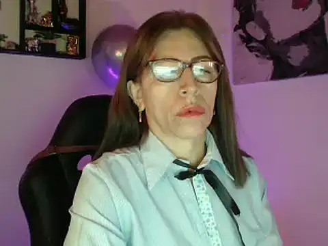 Chayla Ruiz online show from 3, 3, 2025