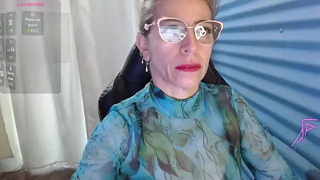 Chayla Ruiz online show from 26, 4, 2026