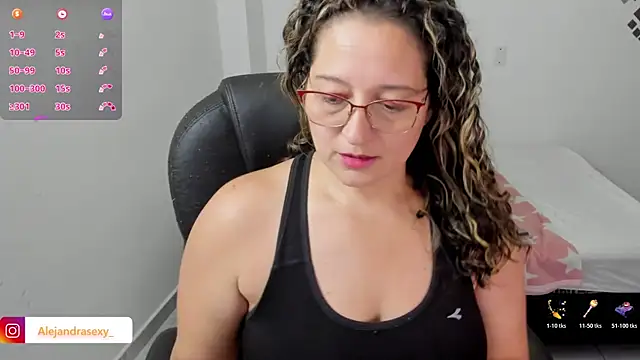 Snapshot of alejandra_milf_ chatting on 17, 6, 2026 alejandra milf online show from 17, 6, 2026