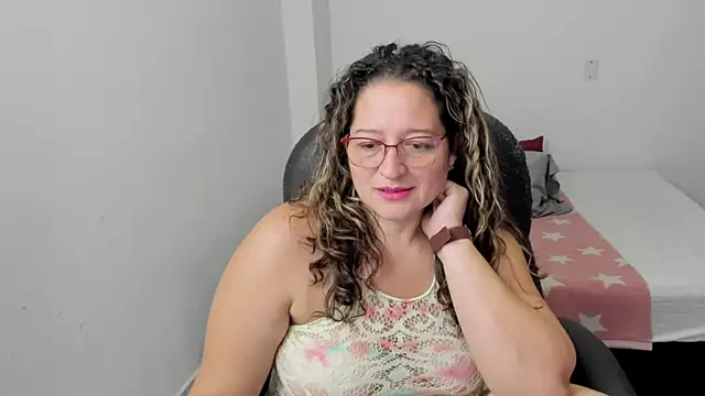 Snapshot of alejandra_milf_ chatting on 12, 7, 2026 alejandra milf online show from 12, 7, 2026