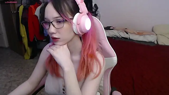 Maya Viola online show from 18, 3, 2025