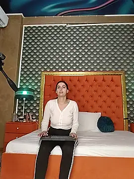 VallerieJones online show from 30, 10, 2025