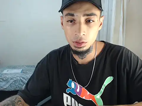 emiliano hottt online show from 28, 1, 2025