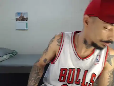 emiliano hottt online show from 27, 3, 2026