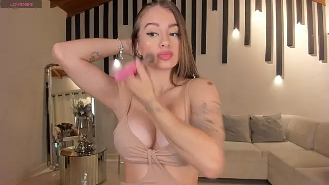 MaryLewis  online show from 4, 3, 2025