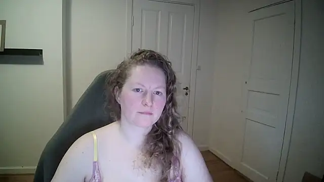 Girlnina-1995 online show from 3, 2, 2025