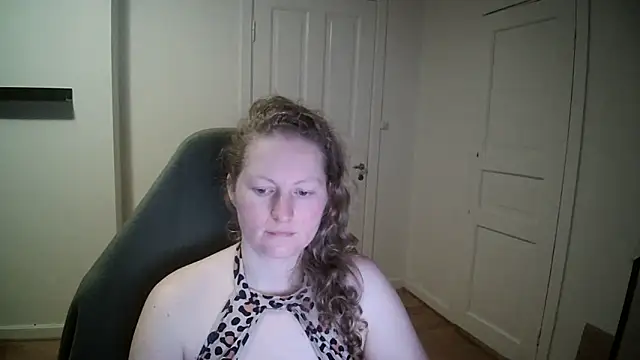 Girlnina-1995 online show from 12, 2, 2025