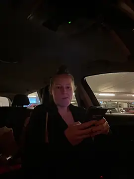 Girlnina-1995 online show from 17, 12, 2025