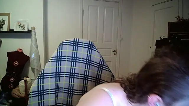 Girlnina-1995 online show from 15, 1, 2026