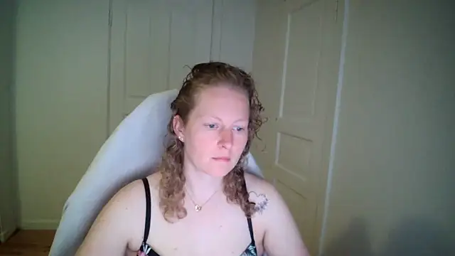 Girlnina-1995 online show from 4, 5, 2026
