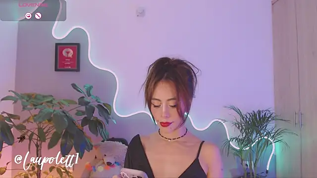 LauPolett online show from 5, 1, 2025