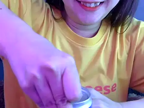 Bee 2k online show from 14, 2, 2025