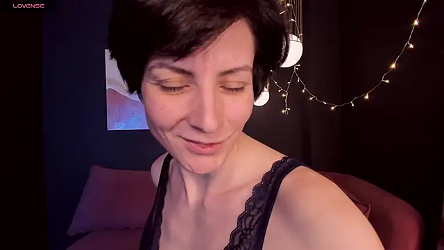 LorenDaze online show from 11, 2, 2025