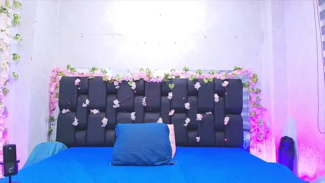 Snapshot of _carolina_fox chatting on 11, 9, 2025 carolina fox online show from 11, 9, 2025