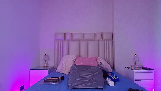  carolina fox online show from 23, 4, 2026