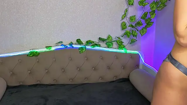 ParadisePleasure  online show from 28, 1, 2025