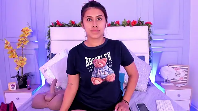 Karlagonzales  online show from 7, 3, 2025