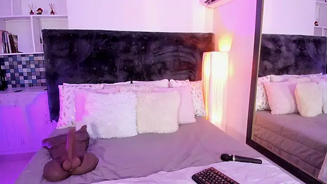 Karlagonzales  online show from 19, 6, 2026