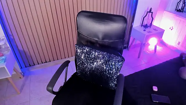 Karlagonzales  online show from 24, 6, 2026