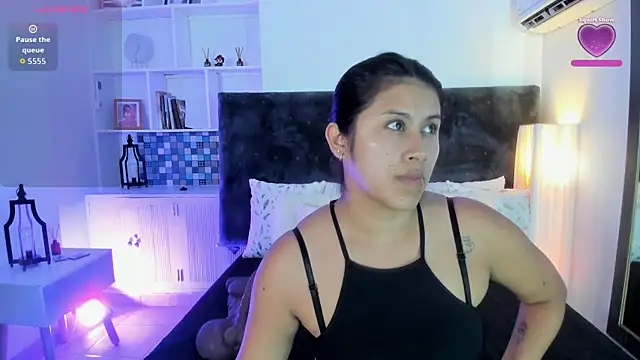 Karlagonzales  online show from 25, 6, 2026