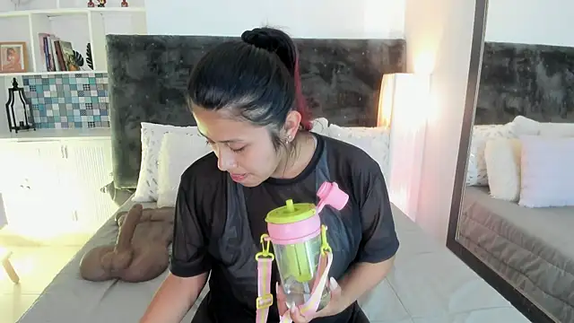 Karlagonzales  online show from 11, 7, 2026
